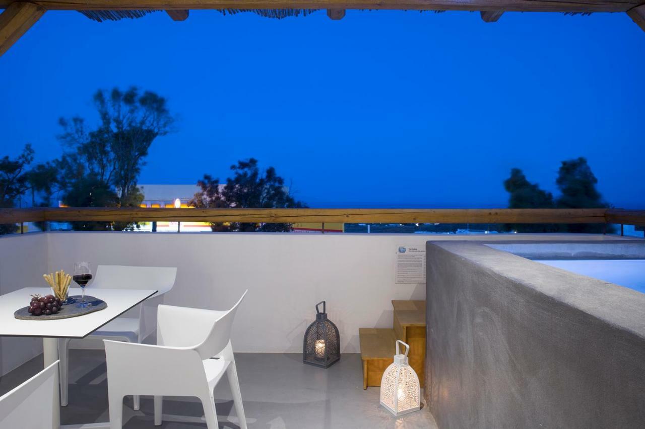 June Twenty Suites Karterados  Dış mekan fotoğraf