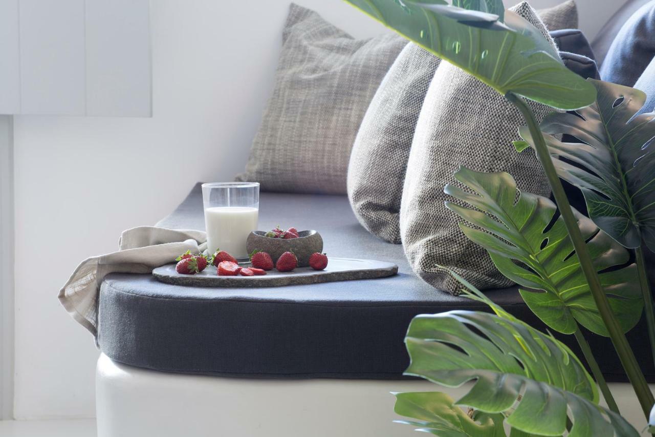 June Twenty Suites Karterados  Dış mekan fotoğraf